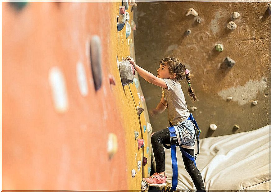 Climbing for children: endurance and strength