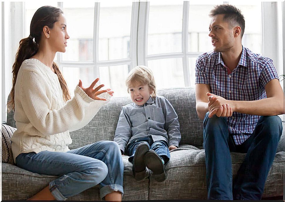 Parents arguing with their child in the middle in search of a parental coordinator.