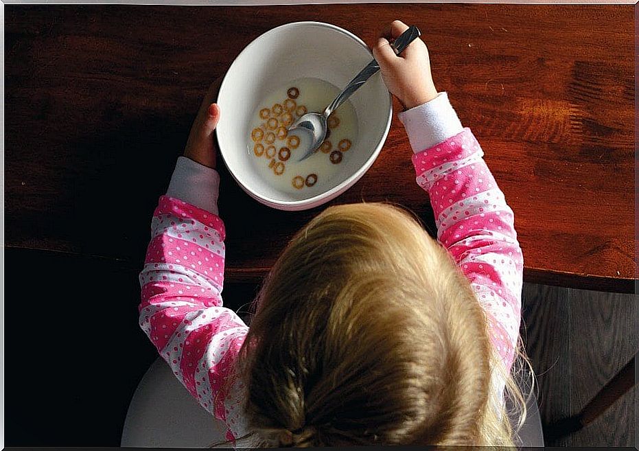 Child eating cereals